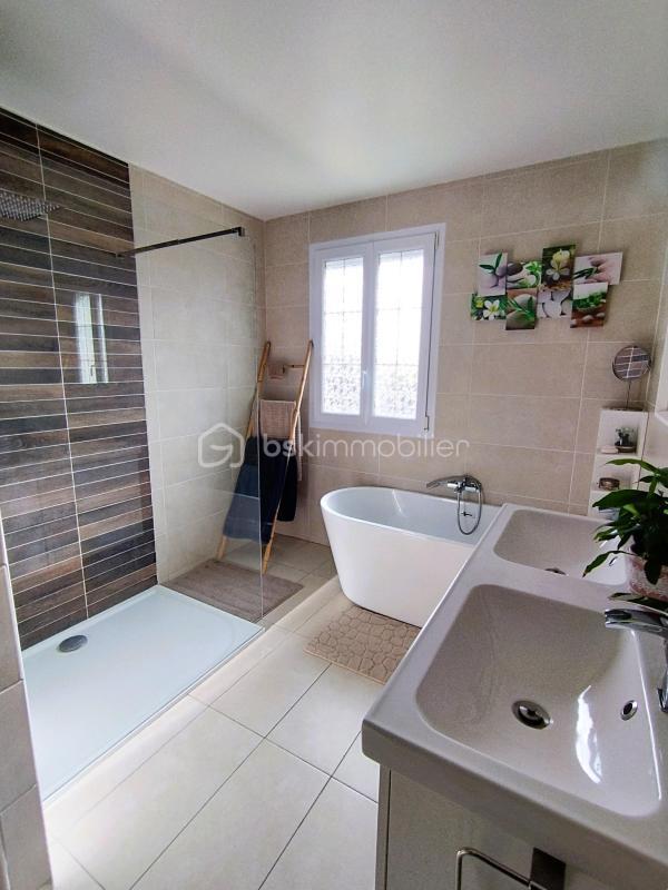 Maison - 92 m² - 5 pièces