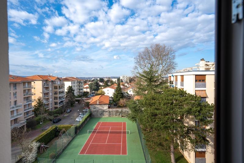 Appartement - 120 m² - 6 pièces