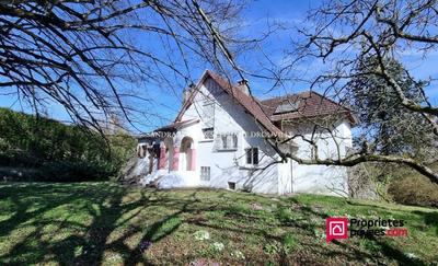 Maison - 144 m² - 6 pièces