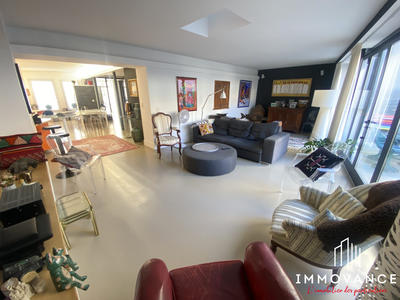 Maison - 244 m² - 7 pièces