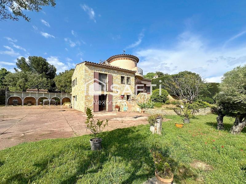 Maison - 171 m² - 6 pièces