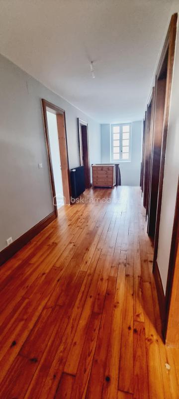 Maison de maîtres - 241 m² - 6 pièces