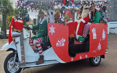 La tournée du Père Noël dans les quartiers