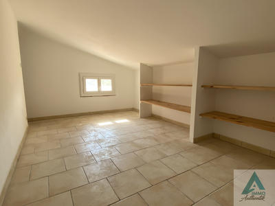 Appartement - 77 m² - 3 pièces