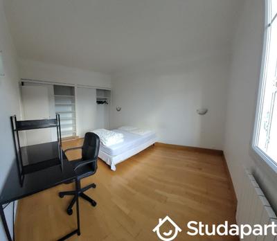 Chambre - 13 m² - 1 pièce
