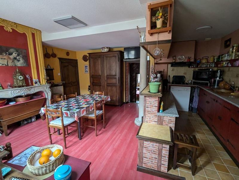 Maison traditionnelle - 370 m² - 12 pièces