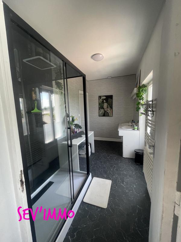 Maison - 183 m² - 7 pièces