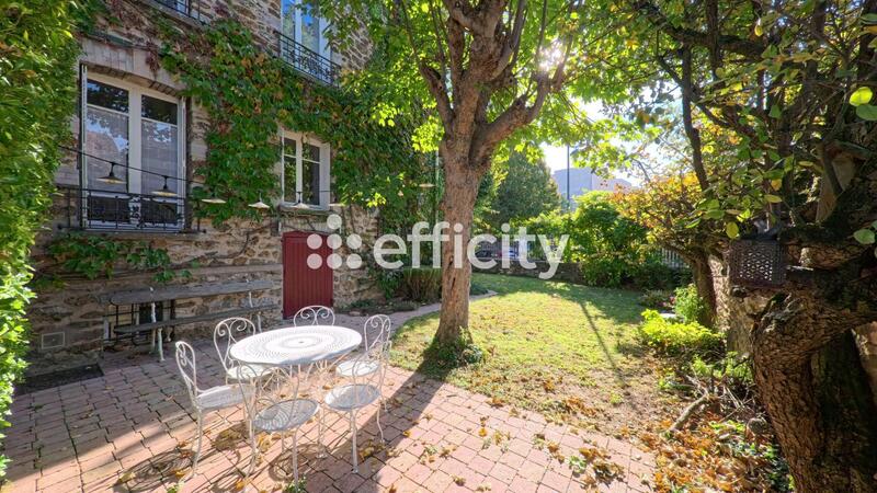 Pavillon - 195 m² - 10 pièces