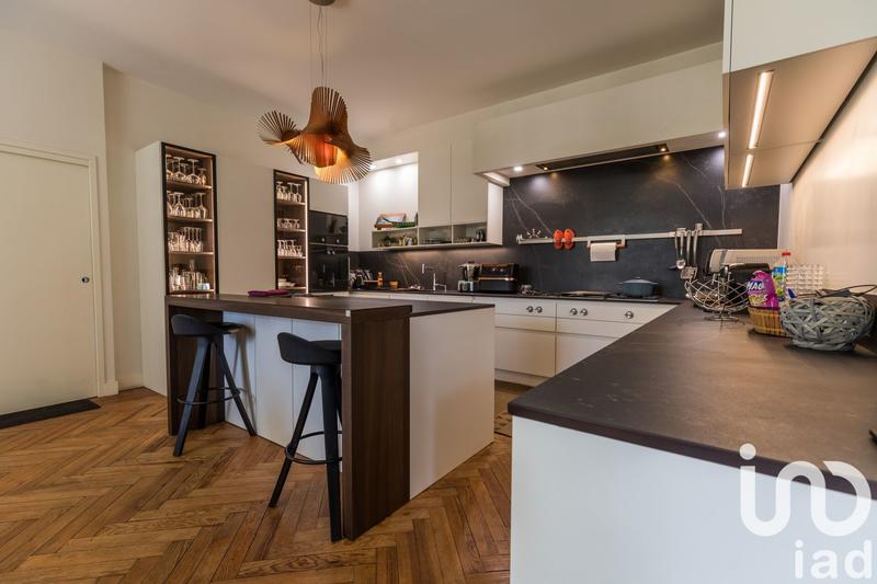 Maison - 586 m² - 11 pièces