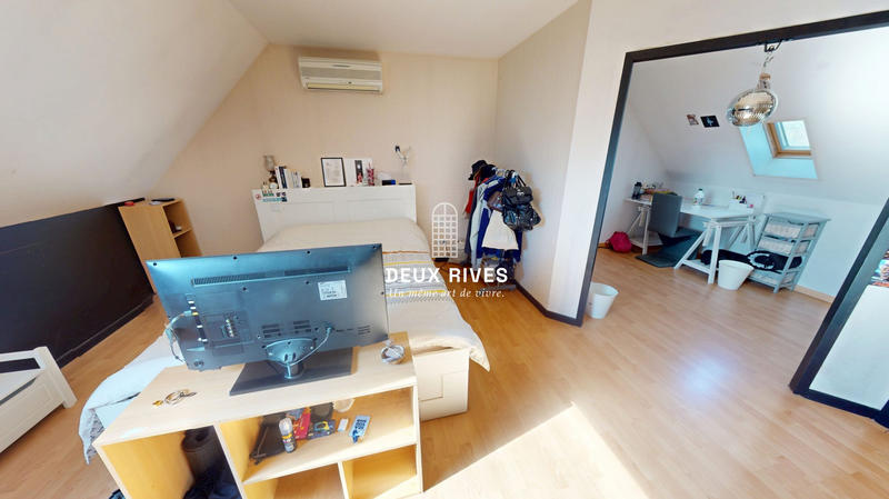 Maison traditionnelle - 198 m² - 6 pièces