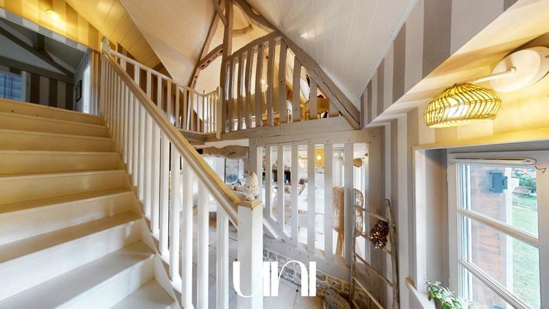 Maison - 230 m² - 9 pièces