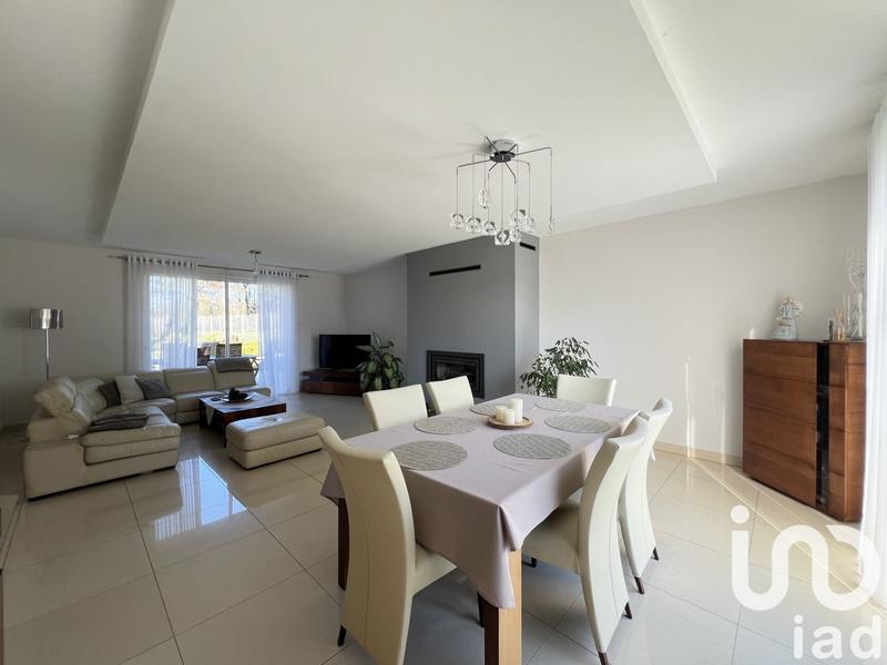 Maison - 183 m² - 7 pièces