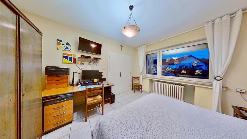 Maison - 236 m² - 10 pièces