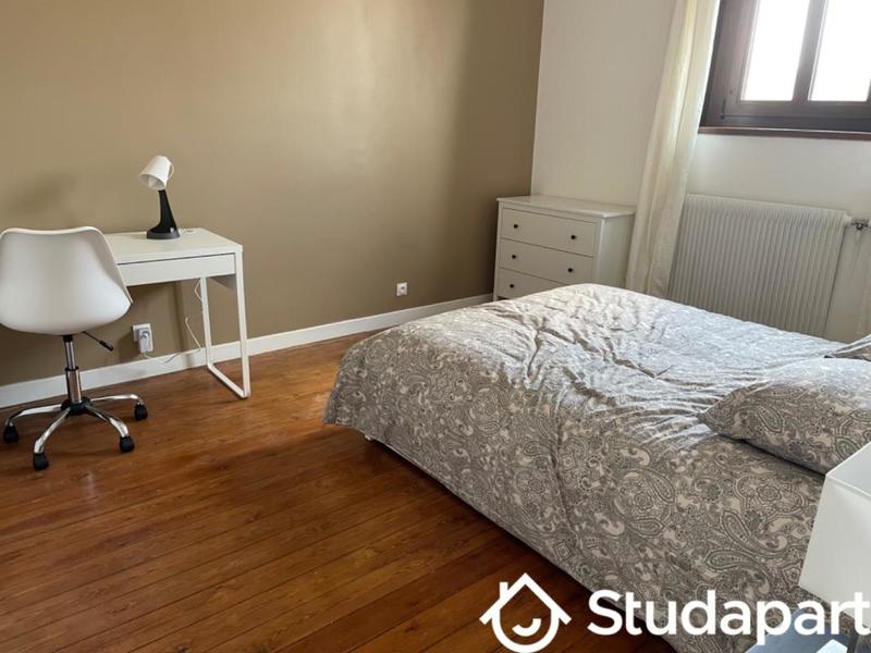 Chambre - 13 m² - 1 pièce