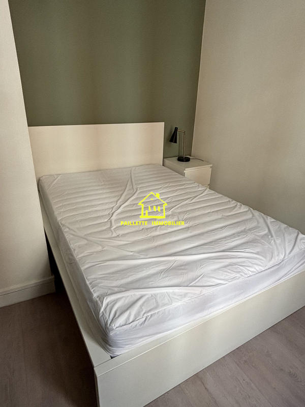 Appartement - 15 m² - 8 pièces