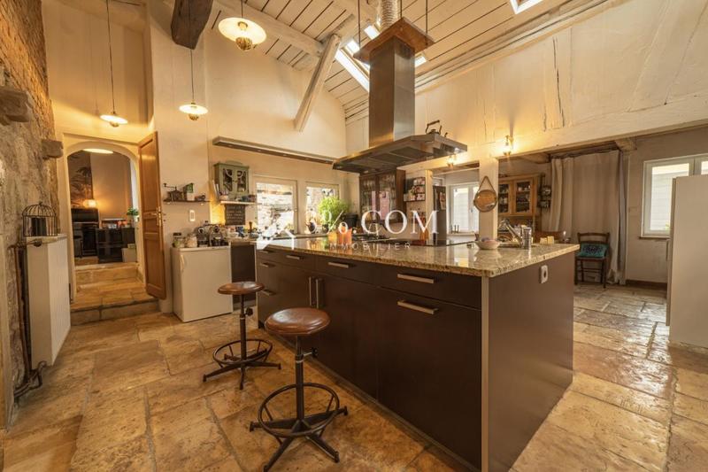 Propriété - 460 m² - 12 pièces