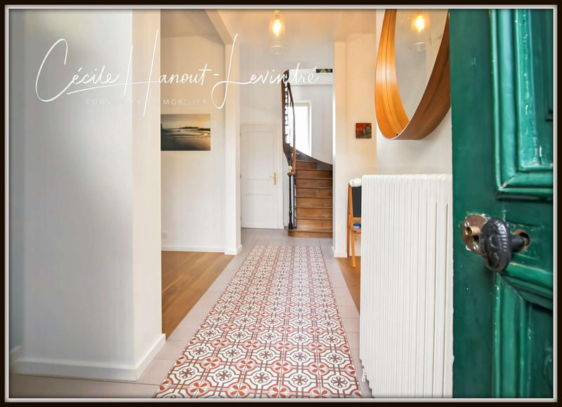 Maison - 188 m² - 8 pièces