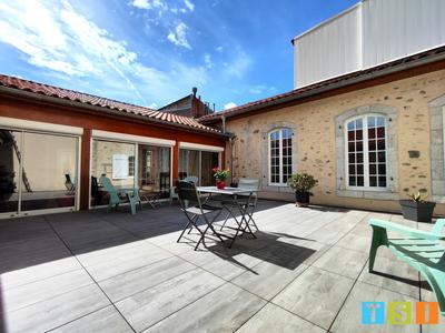 Maison de ville - 239 m² - 8 pièces