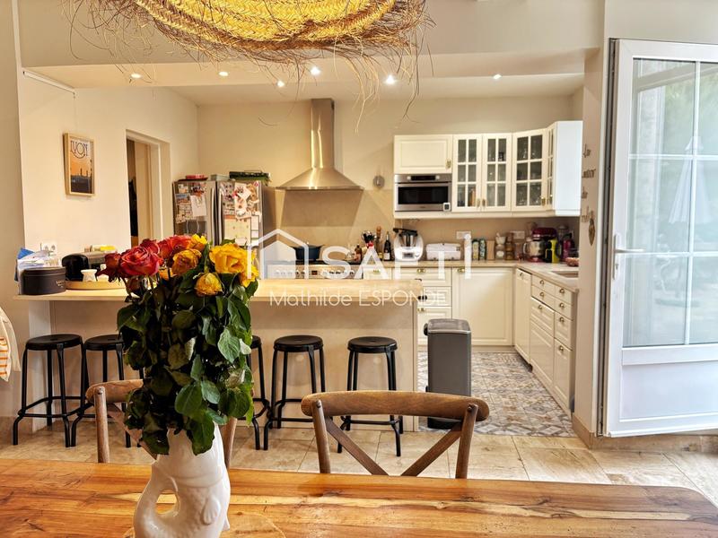 Maison - 342 m² - 10 pièces