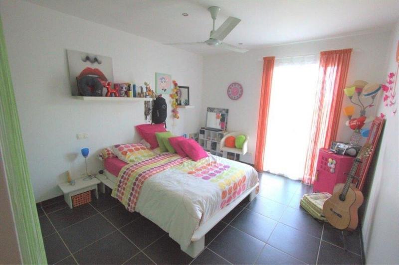 Propriété - 291 m² - 9 pièces