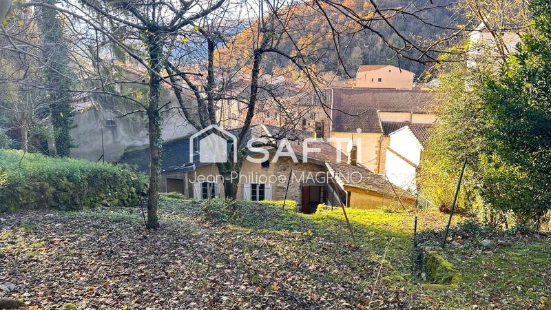 Maison - 216 m² - 7 pièces