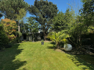 Maison - 253 m² - 10 pièces