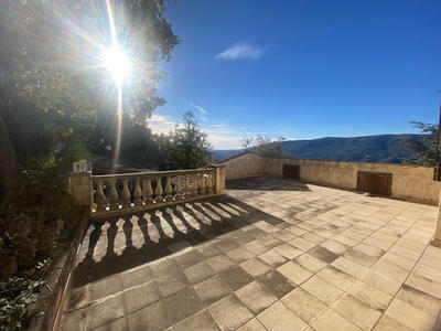 Maison - 159 m² - 5 pièces