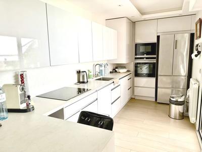 Appartement - 80 m² - 3 pièces