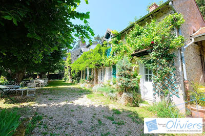 Maison - 413 m² - 11 pièces