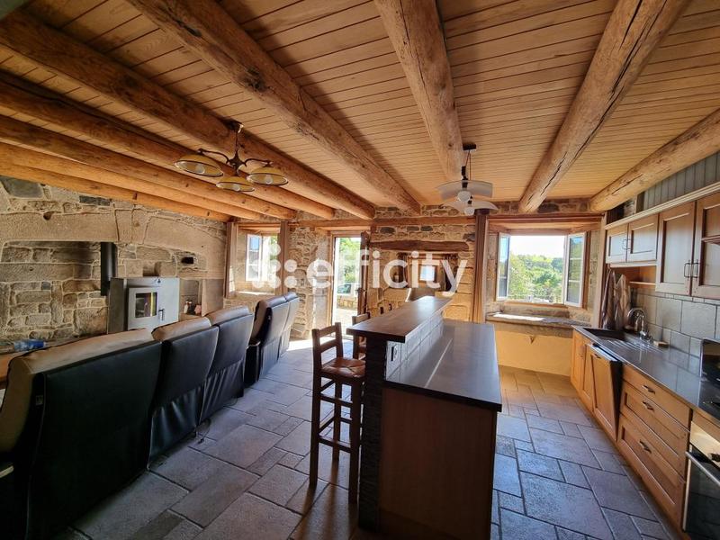 Maison - 94 m² - 5 pièces