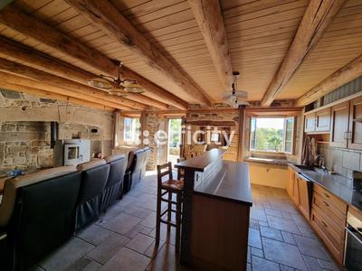 Maison - 94 m² - 5 pièces