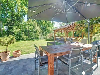 Maison - 170 m² - 7 pièces