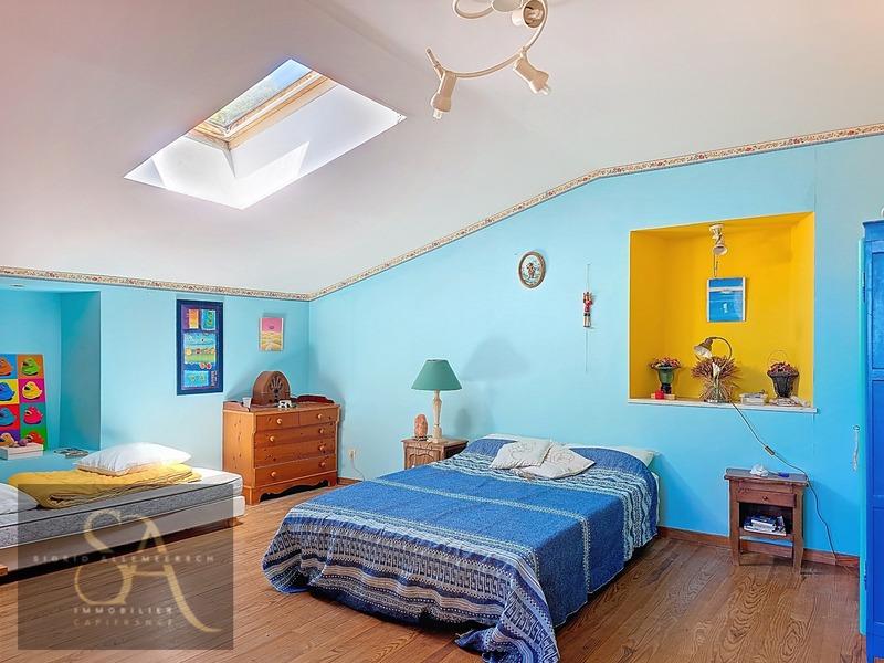 Maison - 214 m² - 9 pièces