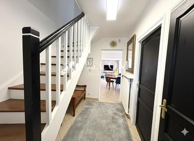 Maison - 90 m² - 5 pièces