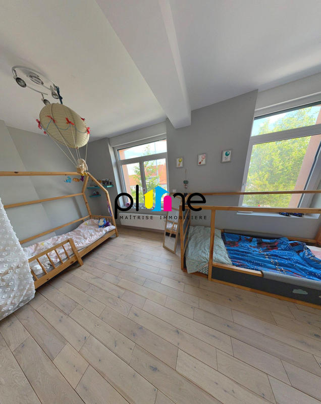 Maison contemporaine - 240 m² - 7 pièces