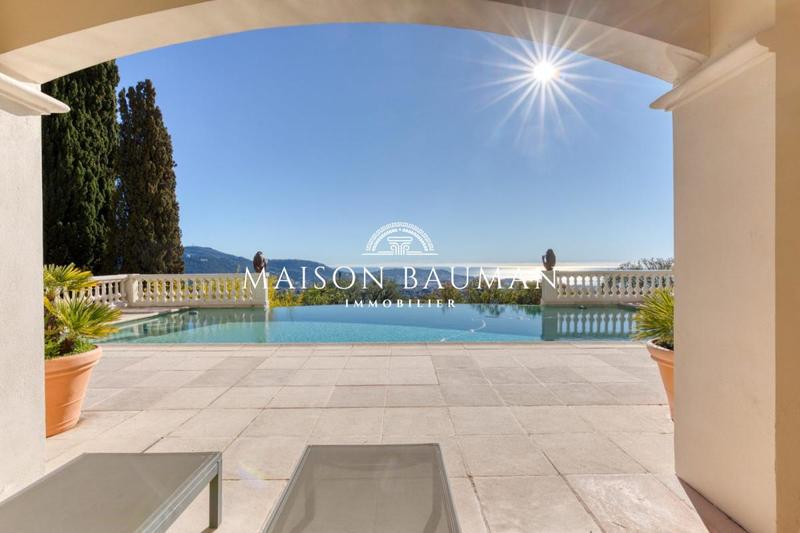 Villa - 311 m² - 7 pièces