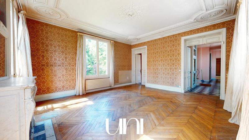 Maison - 427 m² - 14 pièces