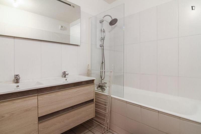 Chambre - 11 m² - 5 pièces