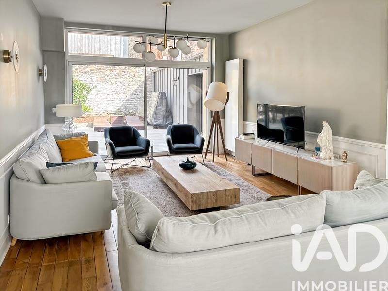 Maison - 220 m² - 7 pièces