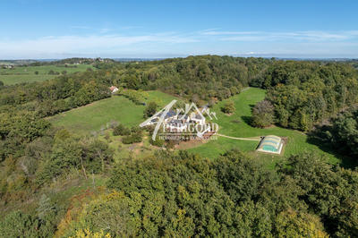 Maison - 984 m² - 30 pièces