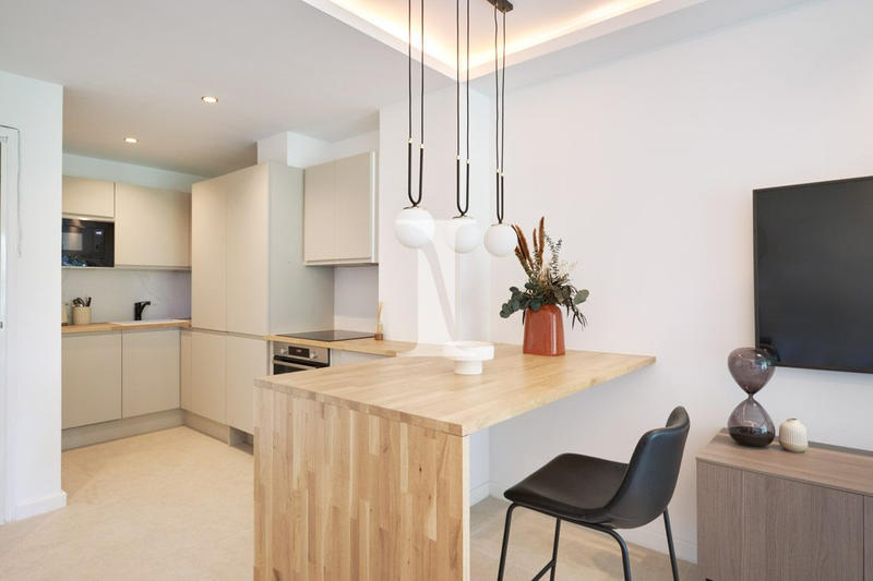 Appartement - 100 m² - 4 pièces