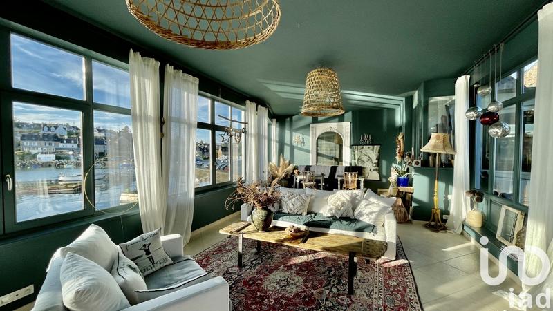 Maison - 213 m² - 9 pièces