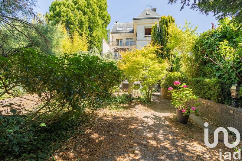 Maison - 250 m² - 7 pièces