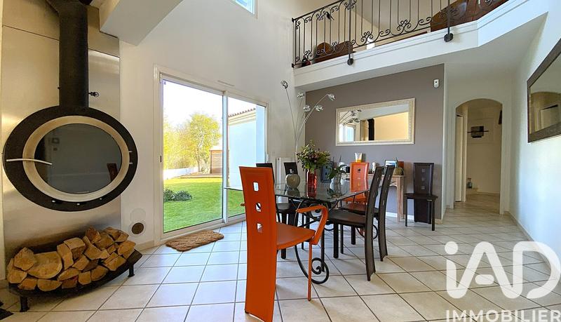 Maison - 200 m² - 6 pièces