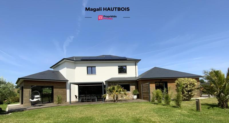 Demeure - 283 m² - 11 pièces