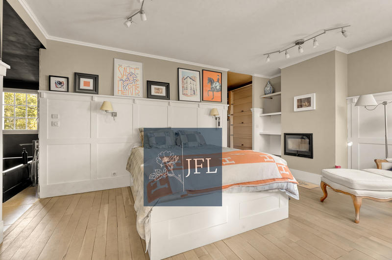 Maison d'architecte - 285 m² - 9 pièces