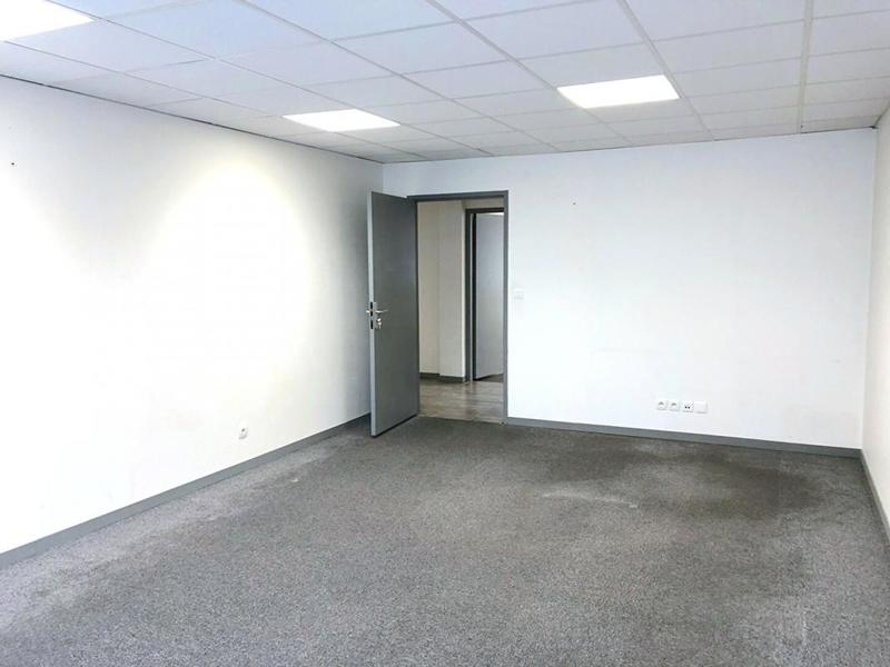 Bureau - 286 m² - 9 pièces
