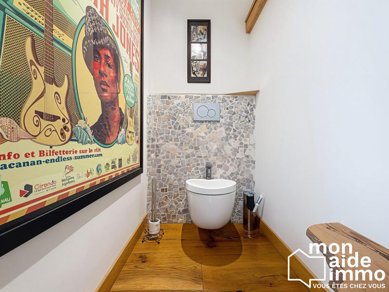 Maison - 220 m² - 6 pièces