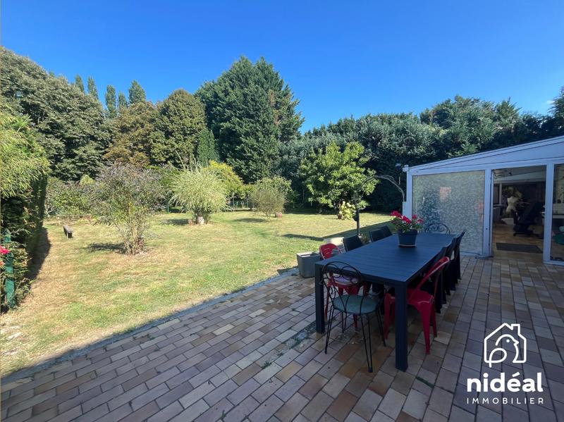 Maison - 230 m² - 7 pièces