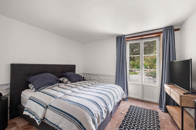 Maison - 270 m² - 8 pièces